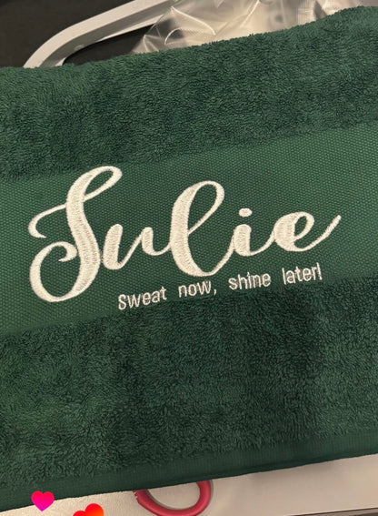 Handdoek 140x70cm - geborduurd